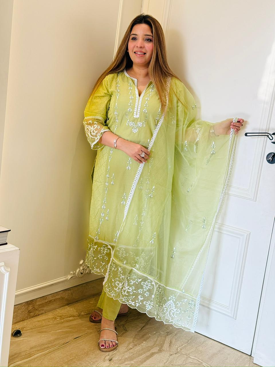 Aleeza Schiffli Set- Green, Pink